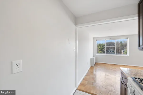 $1,540 | 10201 Grosvenor Place, Unit 923, Rockville, MD 20852