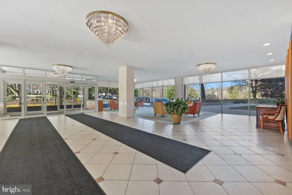 $1,540 | 10201 Grosvenor Place, Unit 923, Rockville, MD 20852