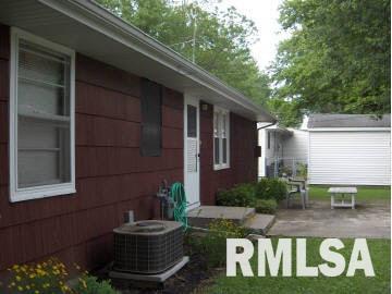 716 East 4th Street Flora, IL 62839 - Photo 3 of 17 Gallery Image 3