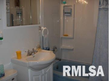 716 East 4th Street Flora, IL 62839 - Photo 8 of 17 Gallery Image 8