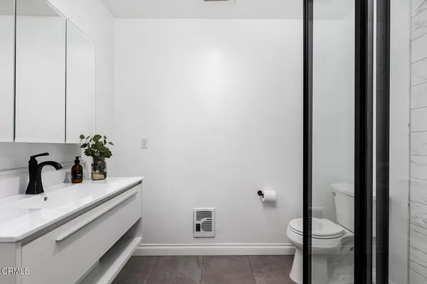 $929,000 | 385 South Oakland Avenue, Unit 205, Pasadena, CA 91101