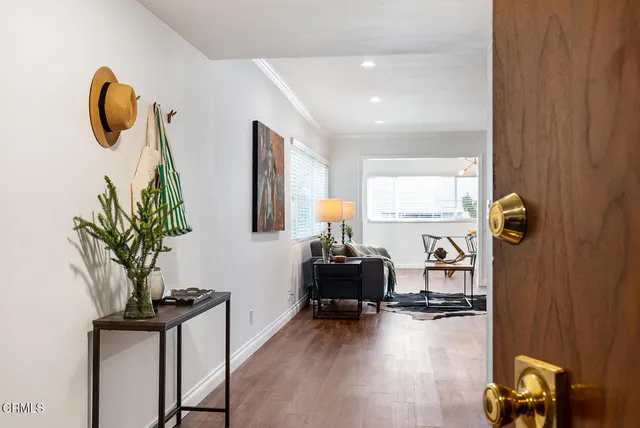 $979,000 | 385 South Oakland Avenue, Unit 205, Pasadena, CA 91101