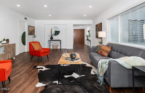 $899,000 | 385 South Oakland Avenue, Unit 205, Pasadena, CA 91101
