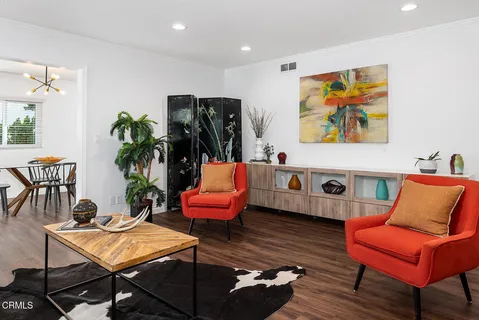 $899,000 | 385 South Oakland Avenue, Unit 205, Pasadena, CA 91101