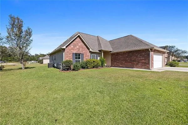 $1,900 | 22157 Fen Street, Ponchatoula, LA 70454