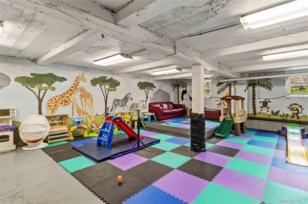 $575,000 | 86-10 34th Avenue, Unit 522 | Jackson Heights