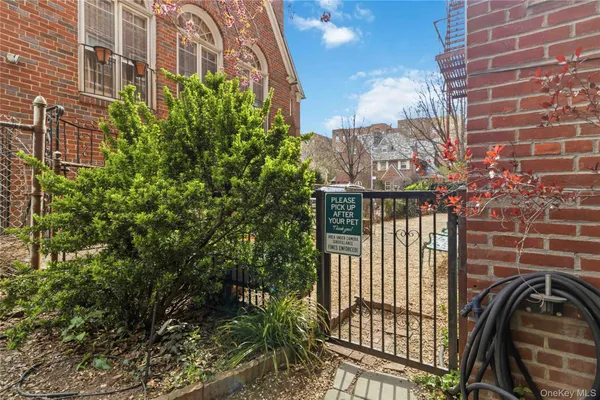 $575,000 | 86-10 34th Avenue, Unit 522 | Jackson Heights