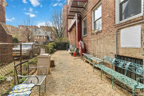 $575,000 | 86-10 34th Avenue, Unit 522 | Jackson Heights