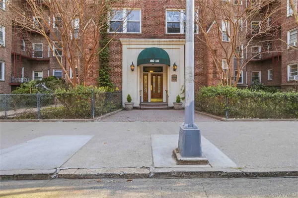 $575,000 | 86-10 34th Avenue, Unit 522 | Jackson Heights