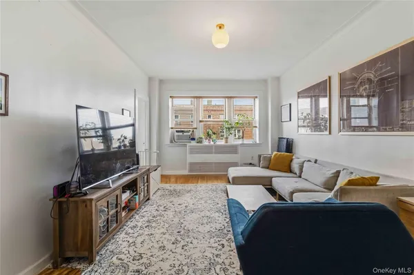 $575,000 | 86-10 34th Avenue, Unit 522 | Jackson Heights