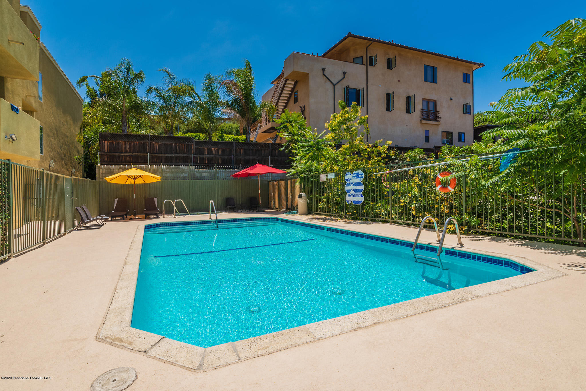 6140 Monterey Road, Unit 328 Los Angeles, CA 90042 - Photo 23 of 28 a view of a backyard with sitting area