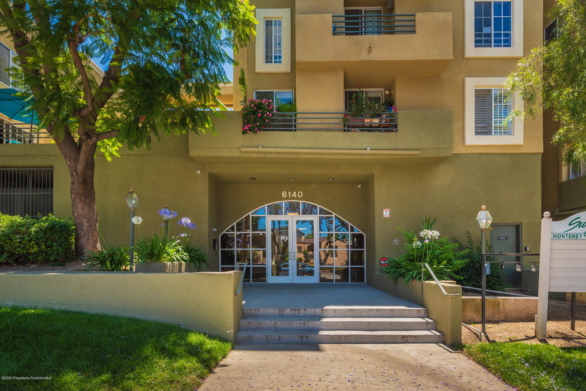 6140 Monterey Road, Unit 328 Los Angeles, CA 90042 - Photo 28 of 28 a view of front a house with a yard
