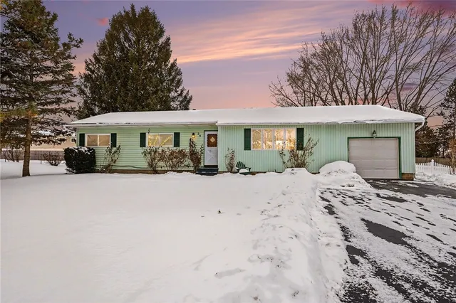 $224,900 | 29 Amesbury Road, Henrietta, NY 14623