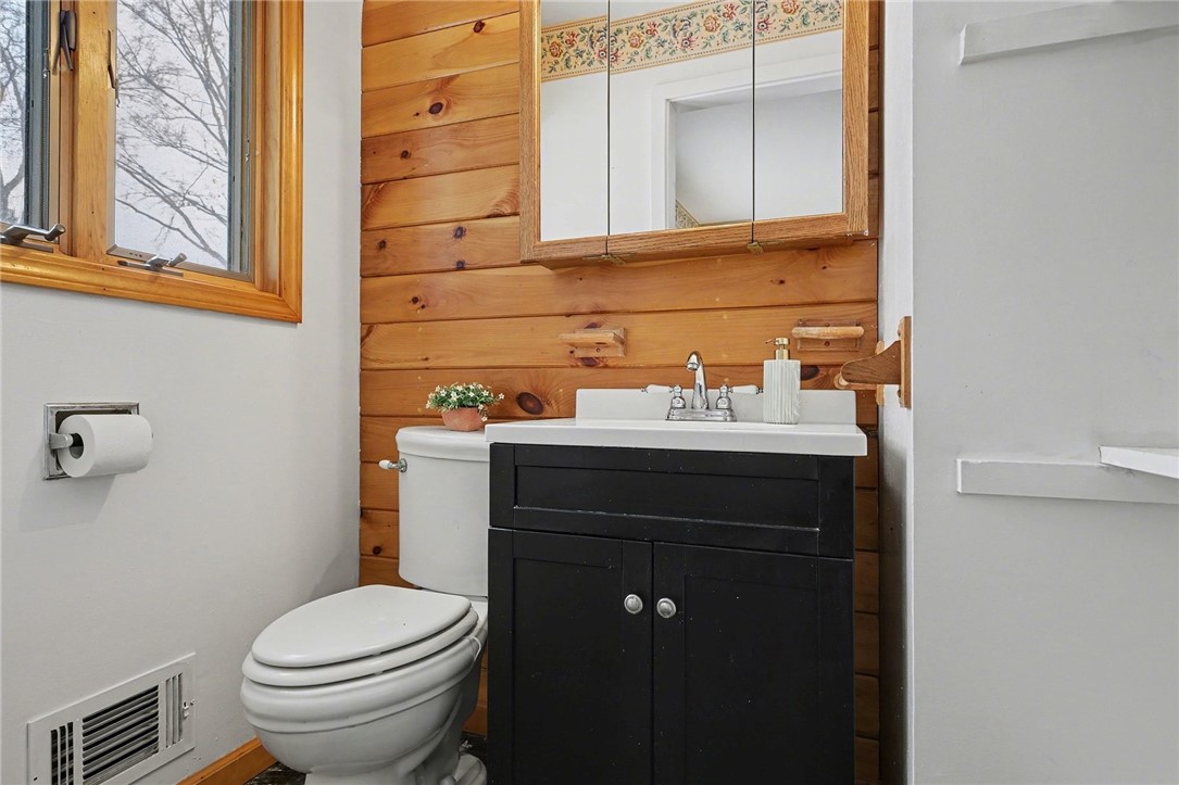 29 Amesbury Road Henrietta, NY 14623 - Photo 15 of 30