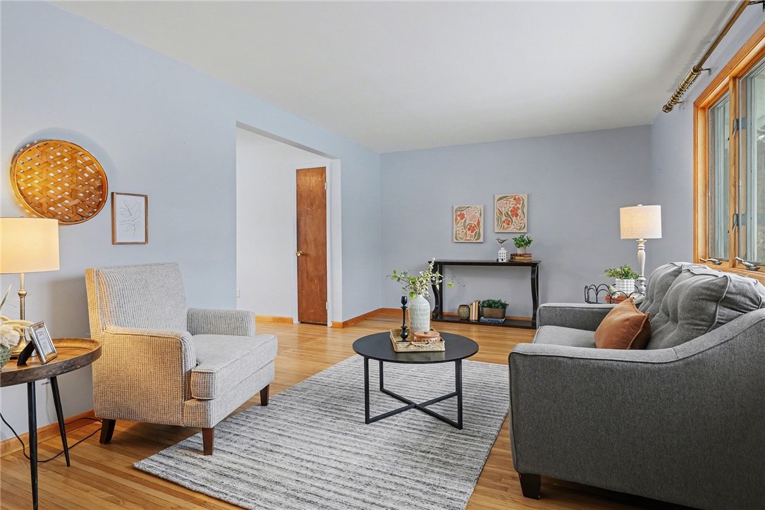 29 Amesbury Road Henrietta, NY 14623 - Photo 3 of 30