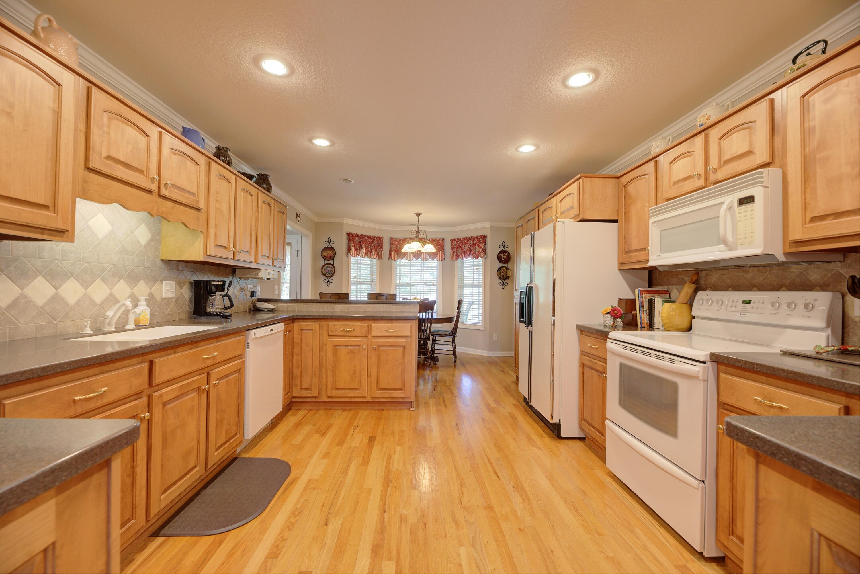 599 Cardinal Road Ringgold, GA 30736 - Photo 14 of 41 Kitchen