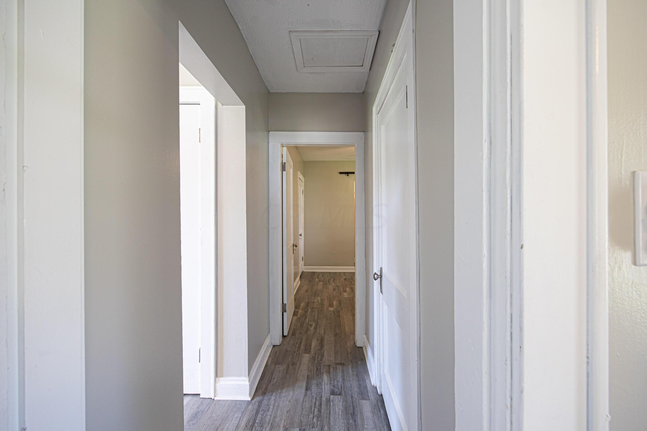 2097 Lehner Road Columbus, OH 43224 - Photo 11 of 24 Hallway