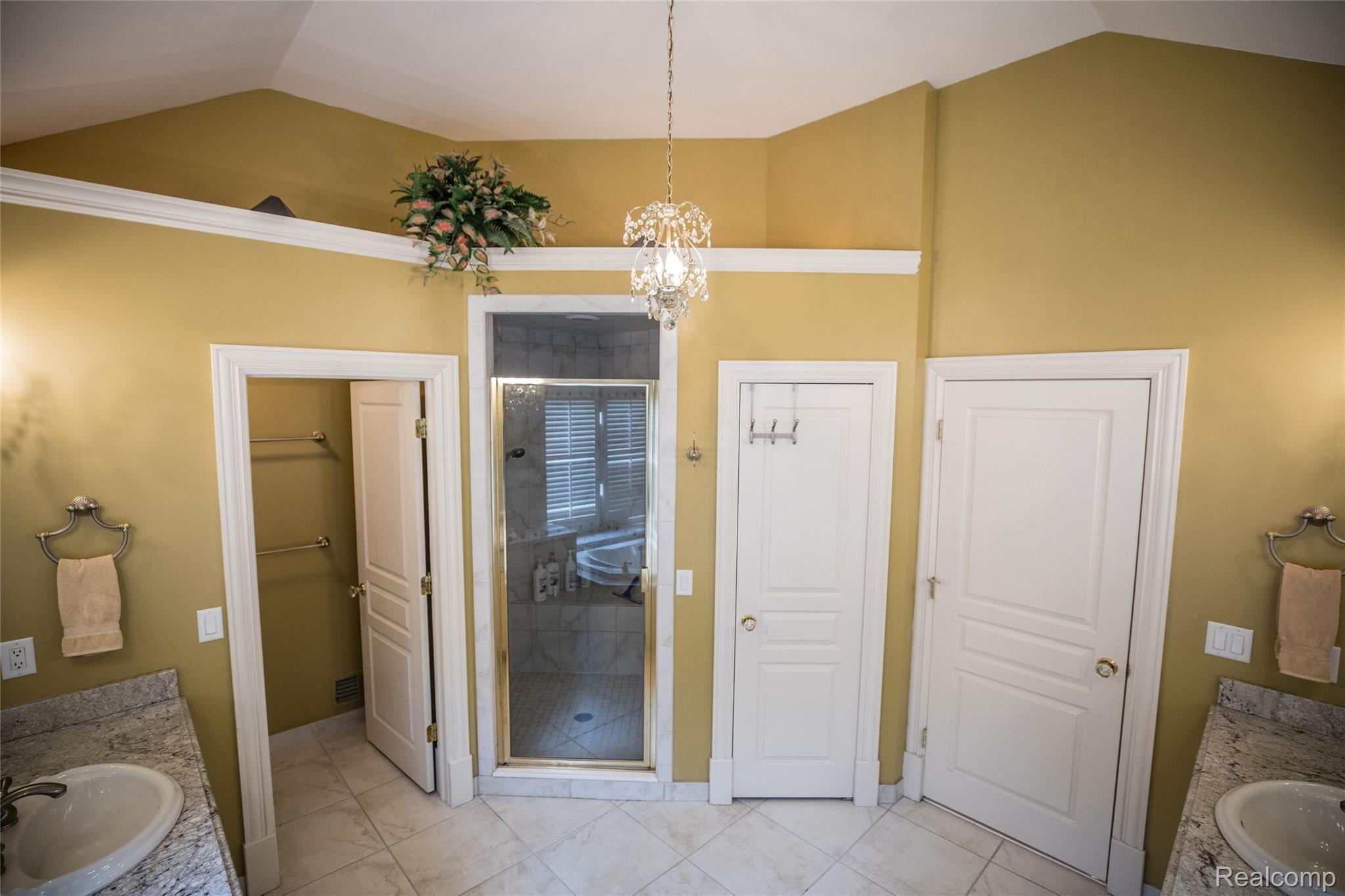 5542 Clarkston Road Clarkston, MI 48348 - Photo 13 of 85 LRG MASTER BATH; HIS & HER SINKS