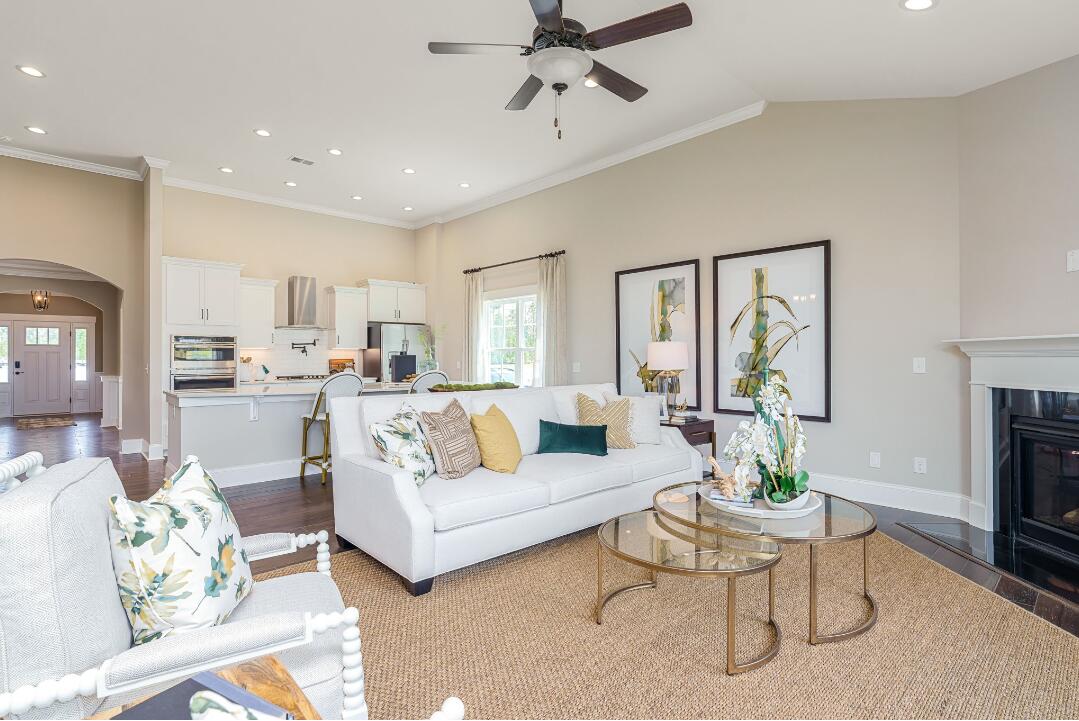 213 Fiddleback Drive Summerville, SC 29486 - Photo 5 of 21 Family Room 2