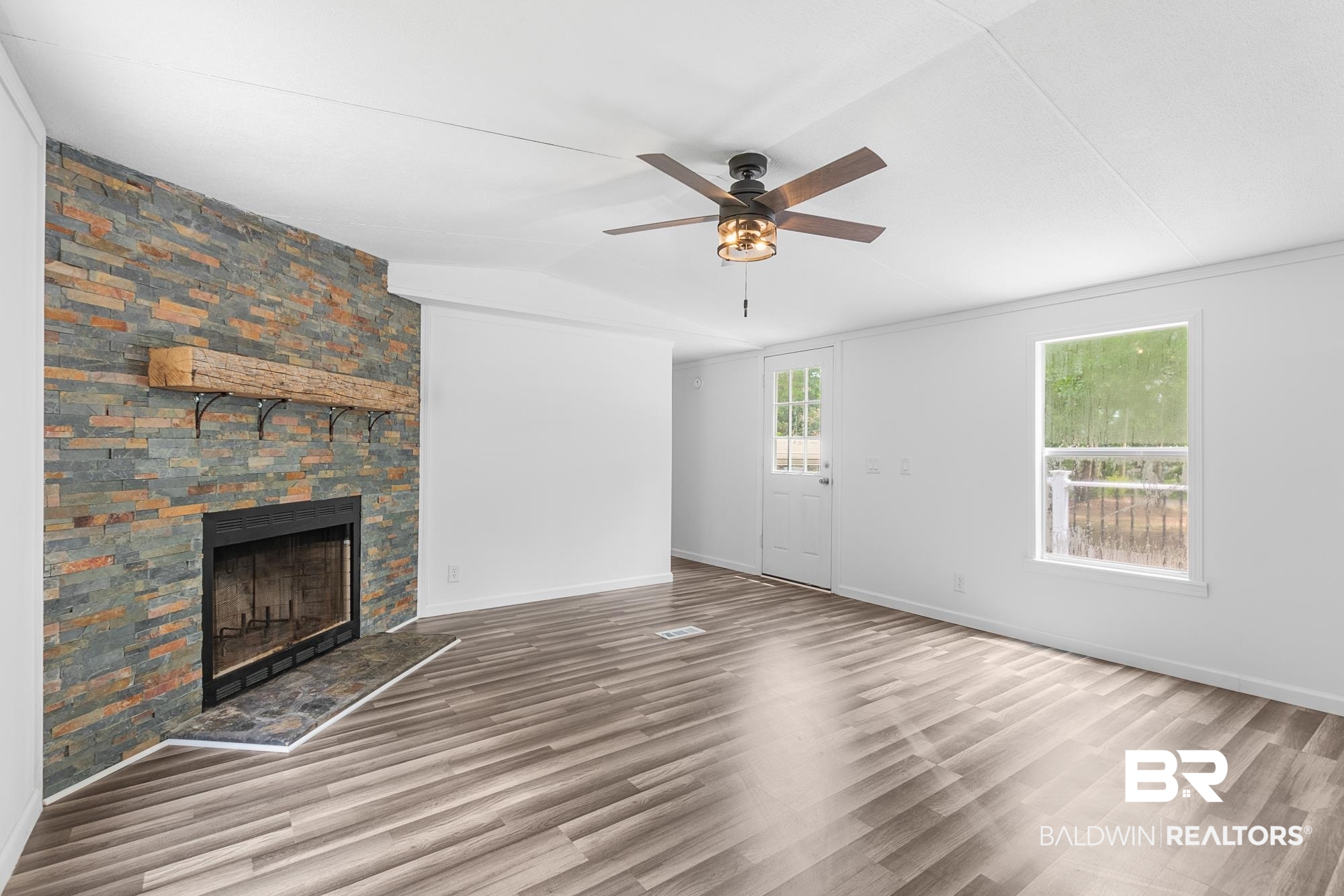 15420 Highland Circle Foley, AL 36535 - Photo 8 of 34