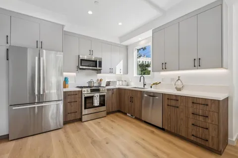 $1,448,000 | 1433 Floribunda Avenue, Unit 8, Burlingame, CA 94010