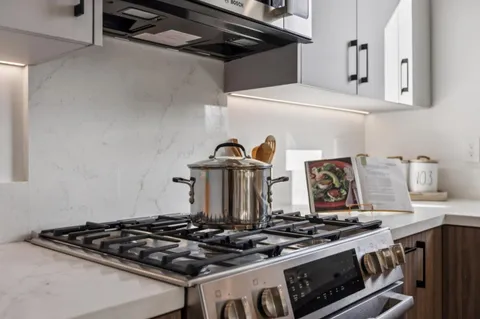 $1,448,000 | 1433 Floribunda Avenue, Unit 8, Burlingame, CA 94010