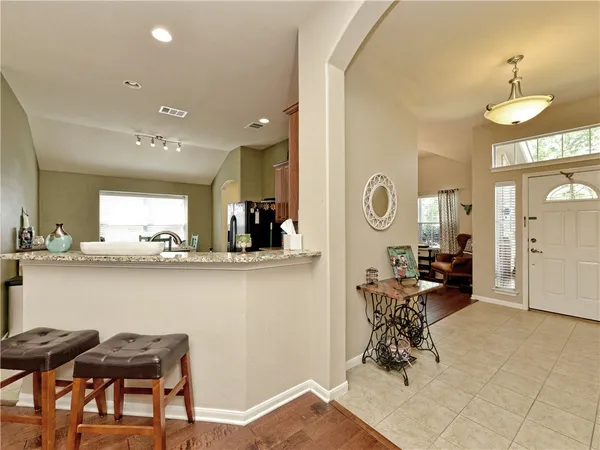 $2,100 | 116 Barn Owl Loop, Leander, TX 78641