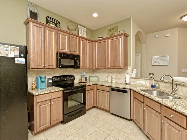 $2,100 | 116 Barn Owl Loop, Leander, TX 78641