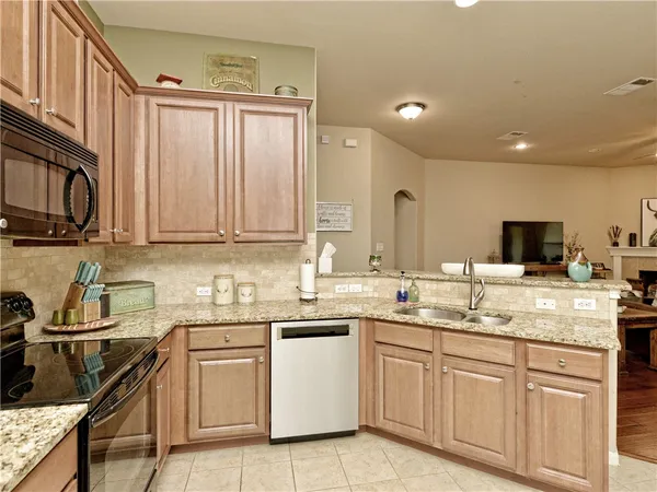$2,100 | 116 Barn Owl Loop, Leander, TX 78641