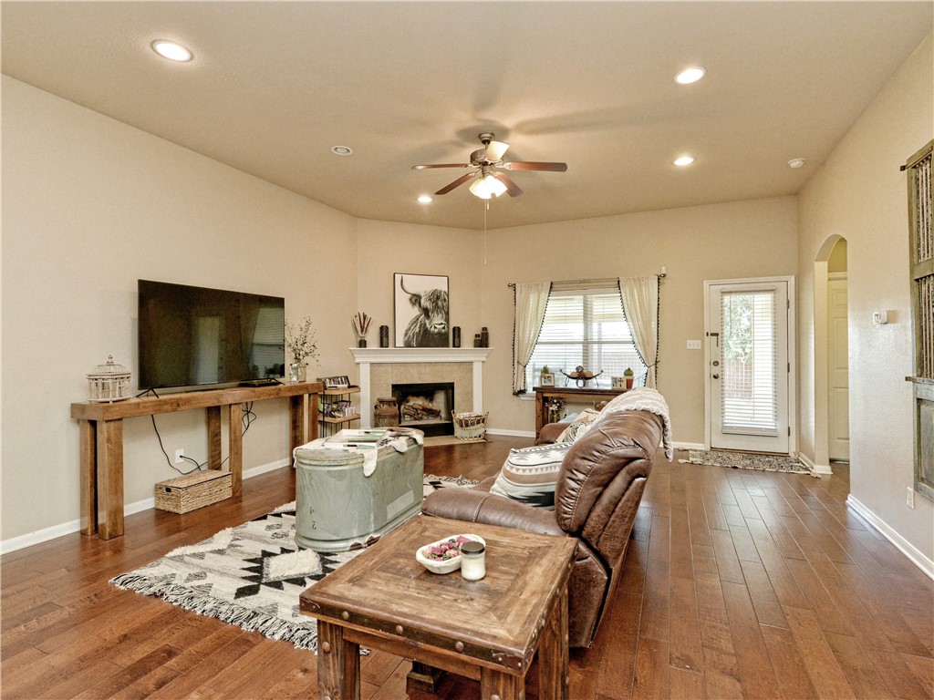 116 Barn Owl Loop Leander, TX 78641 - Photo 6 of 24