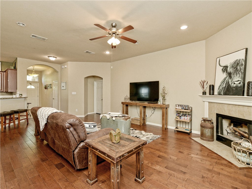 116 Barn Owl Loop Leander, TX 78641 - Photo 7 of 24
