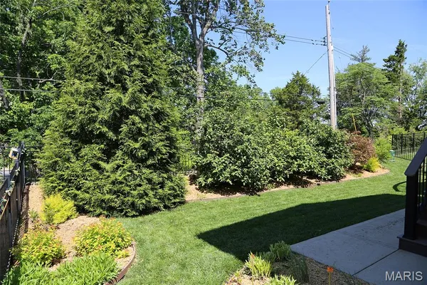 $575,000 | 10925 Clydesdale Manors Court, St. Louis, MO 63123