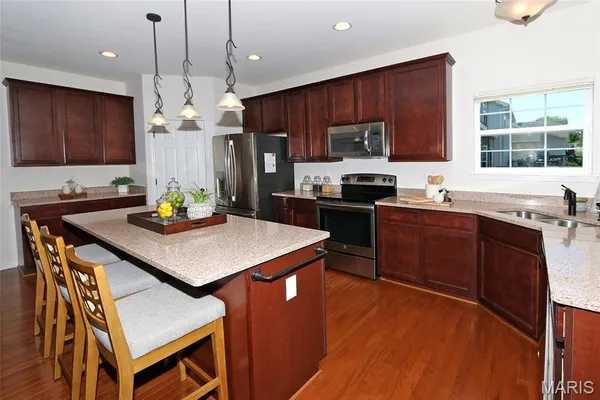 $575,000 | 10925 Clydesdale Manors Court, St. Louis, MO 63123