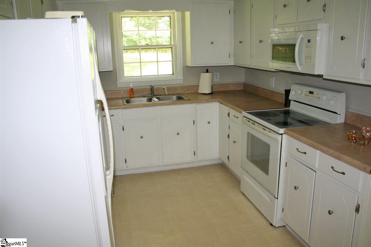 159 Callaham Acres Road Liberty, SC 29657 - Photo 4 of 21