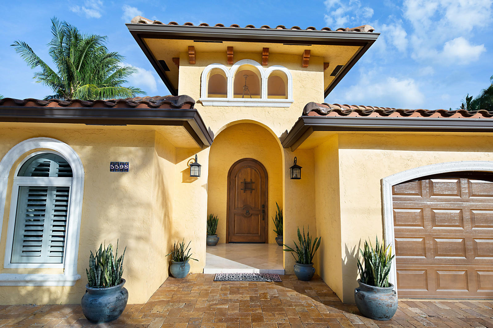 5598 Northeast 7th Avenue Boca Raton, FL 33487 - Photo 1 of 27 Front