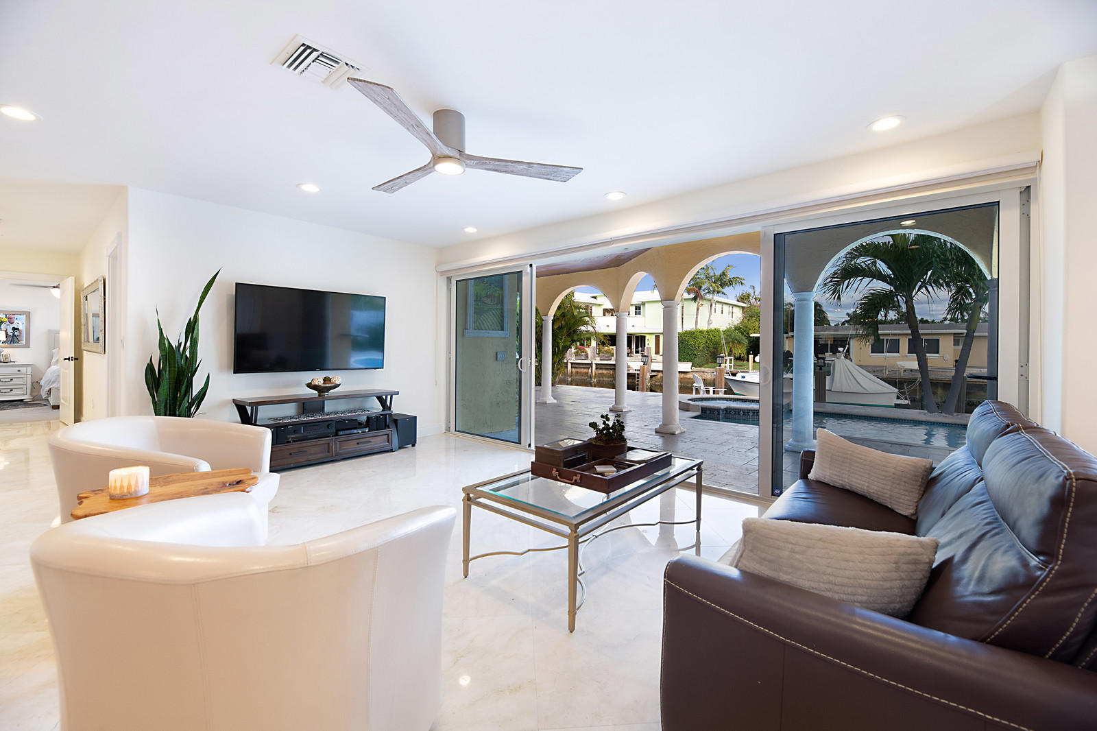 5598 Northeast 7th Avenue Boca Raton, FL 33487 - Photo 4 of 27 4