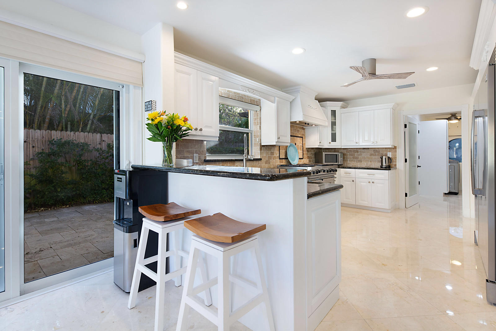 5598 Northeast 7th Avenue Boca Raton, FL 33487 - Photo 8 of 27 8