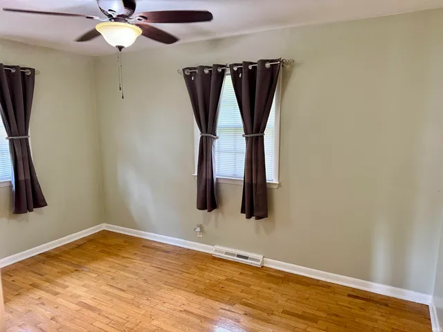 $199,900 | 1212 North Wildwood Lane, Muncie, IN 47304