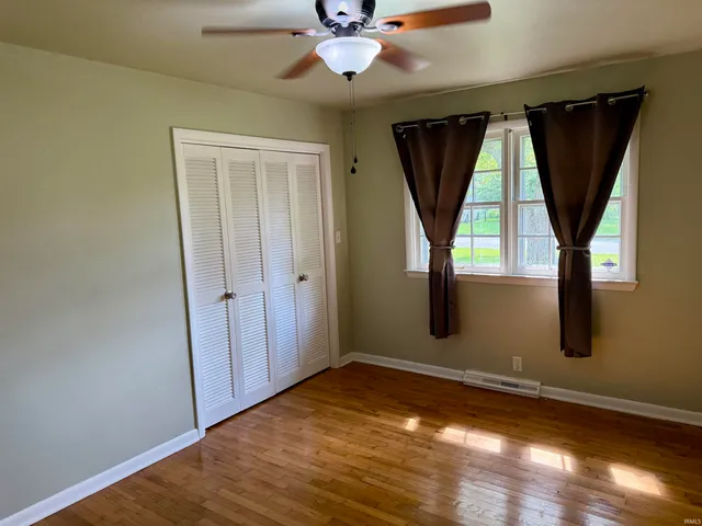 $199,900 | 1212 North Wildwood Lane, Muncie, IN 47304