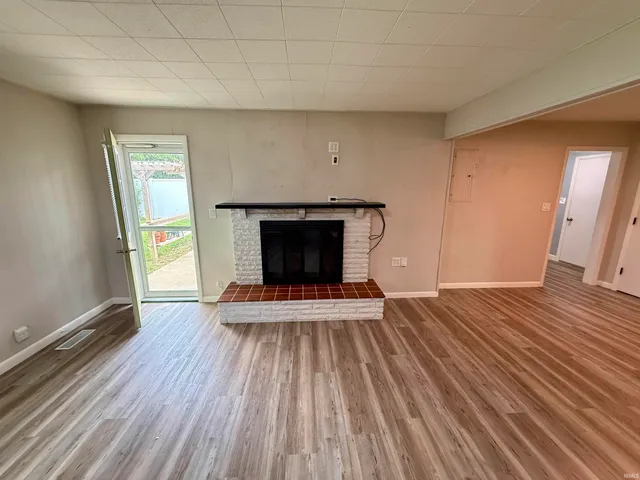 $199,900 | 1212 North Wildwood Lane, Muncie, IN 47304