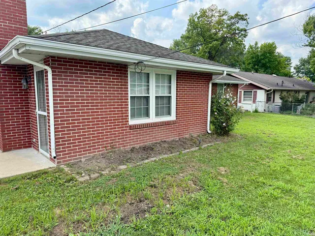 $199,900 | 1212 North Wildwood Lane, Muncie, IN 47304
