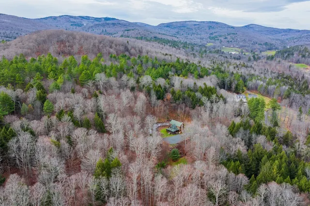 $950,000 | 34 Midsomer Meadows Lane, Barnard, VT 05091