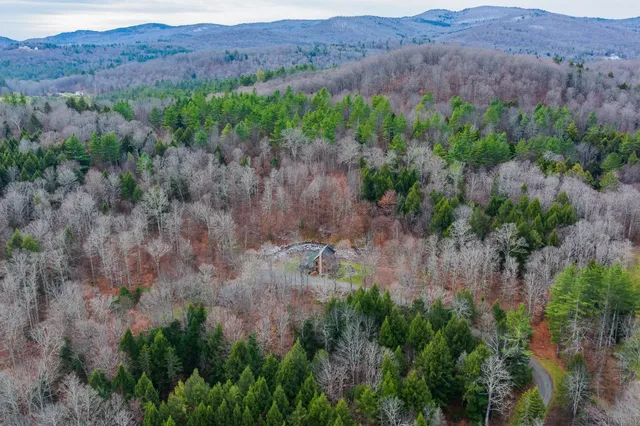 $950,000 | 34 Midsomer Meadows Lane, Barnard, VT 05091