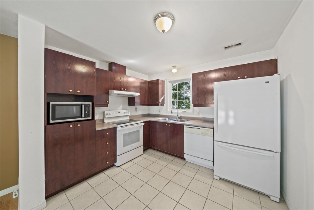 51-53 Forest Street Lawrence, MA 01841 - Photo 7 of 41