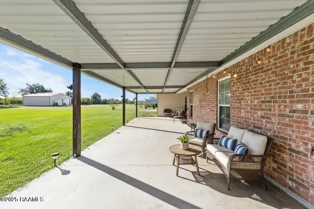 $348,000 | 240 Canino Road, Rayne, LA 70578