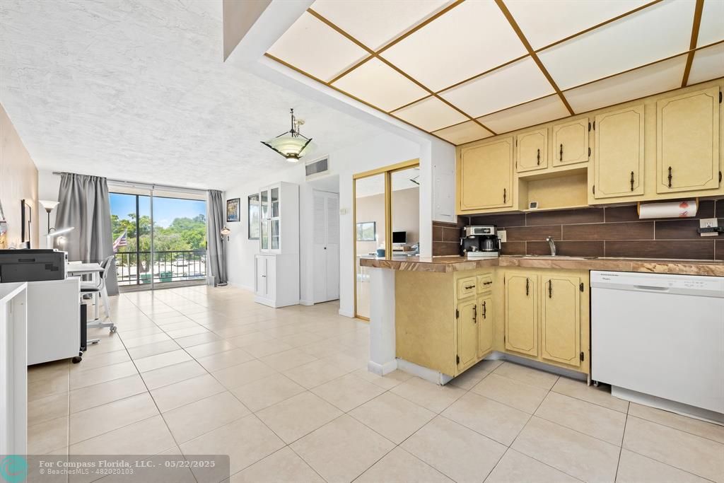 7100 Northwest 17th Street, Unit 218 Plantation, FL 33313 - Photo 2 of 13