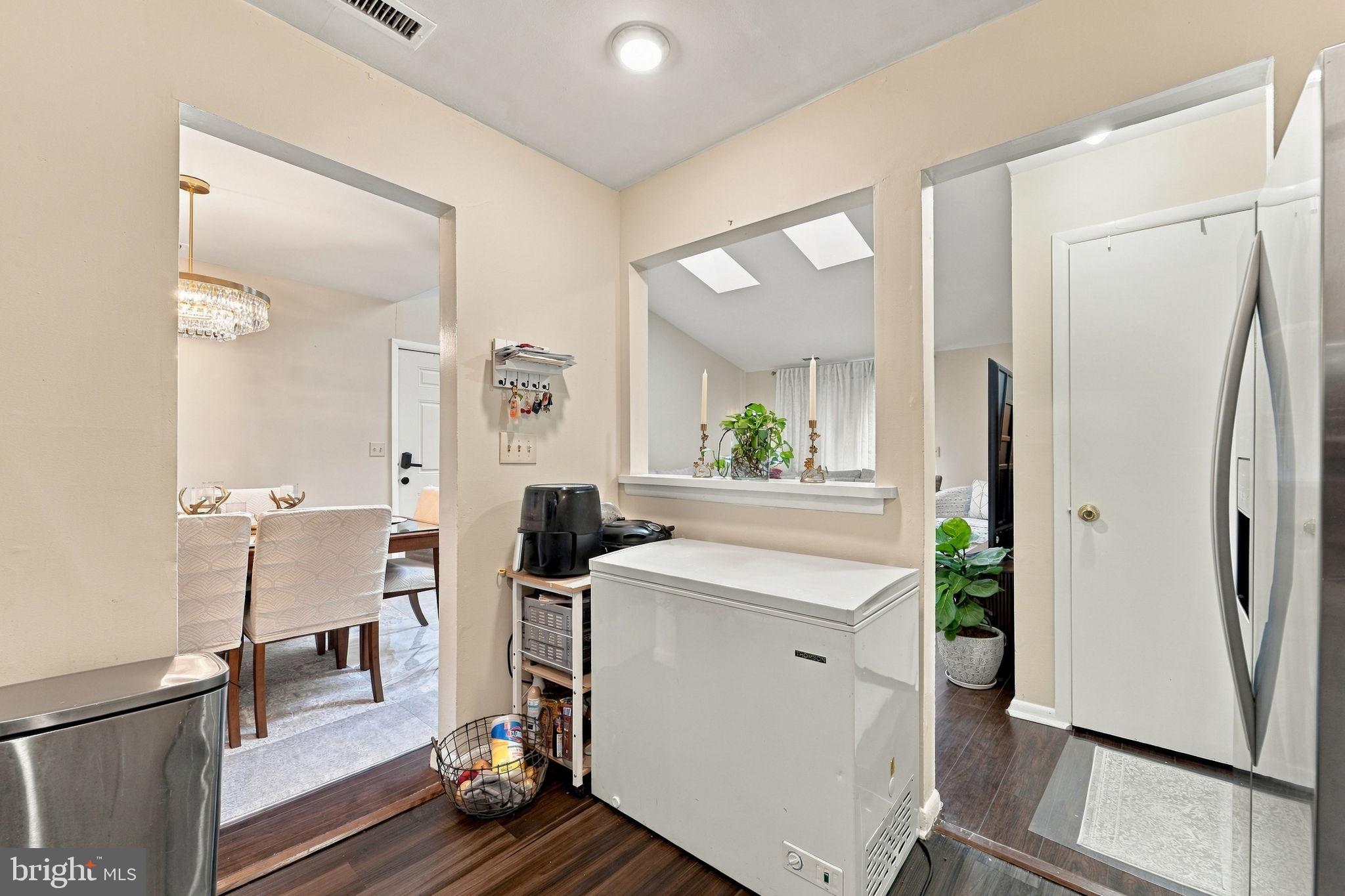 2 Oyster Bay Road, Unit J Absecon, NJ 08205 - Photo 17 of 31 Eat-In Kitchen