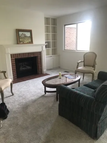 $269,900 | 600 Eastview Court, Unit X1, Schaumburg, IL 60194