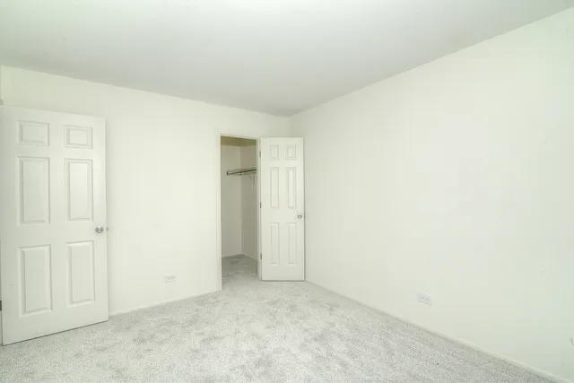 $269,900 | 600 Eastview Court, Unit X1, Schaumburg, IL 60194