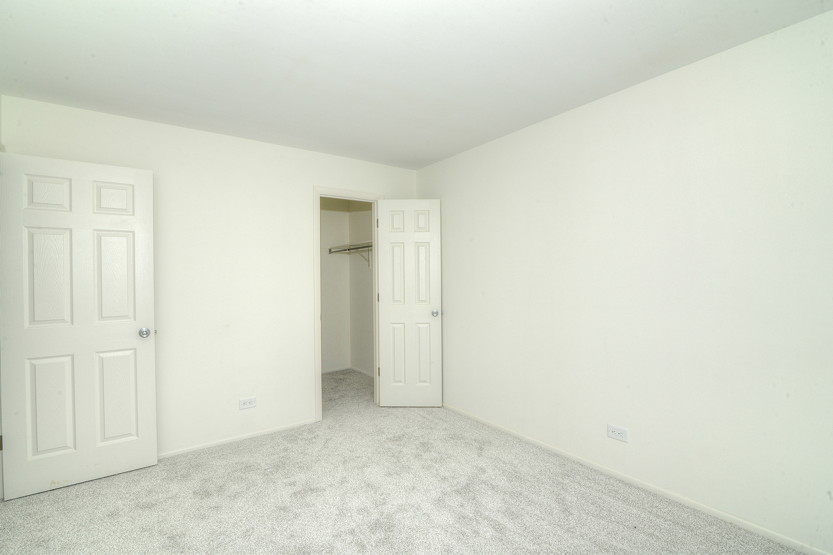 600 Eastview Court, Unit X1 Schaumburg, IL 60194 - Photo 23 of 35 a view of an empty room